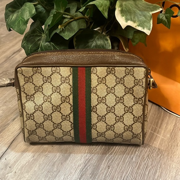 Gucci Handbags - - Pre-loved authentic Gucci pouch ( ready to attach a strap, not included )
